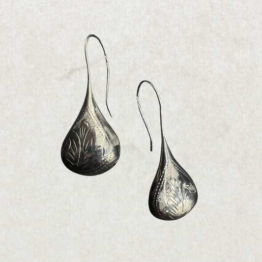 Vintage 925 Sterling Silver Teardrop Earrings – Etched Floral Design