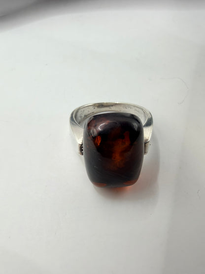 Midnight Ember Amber Ring — Size 6.5
