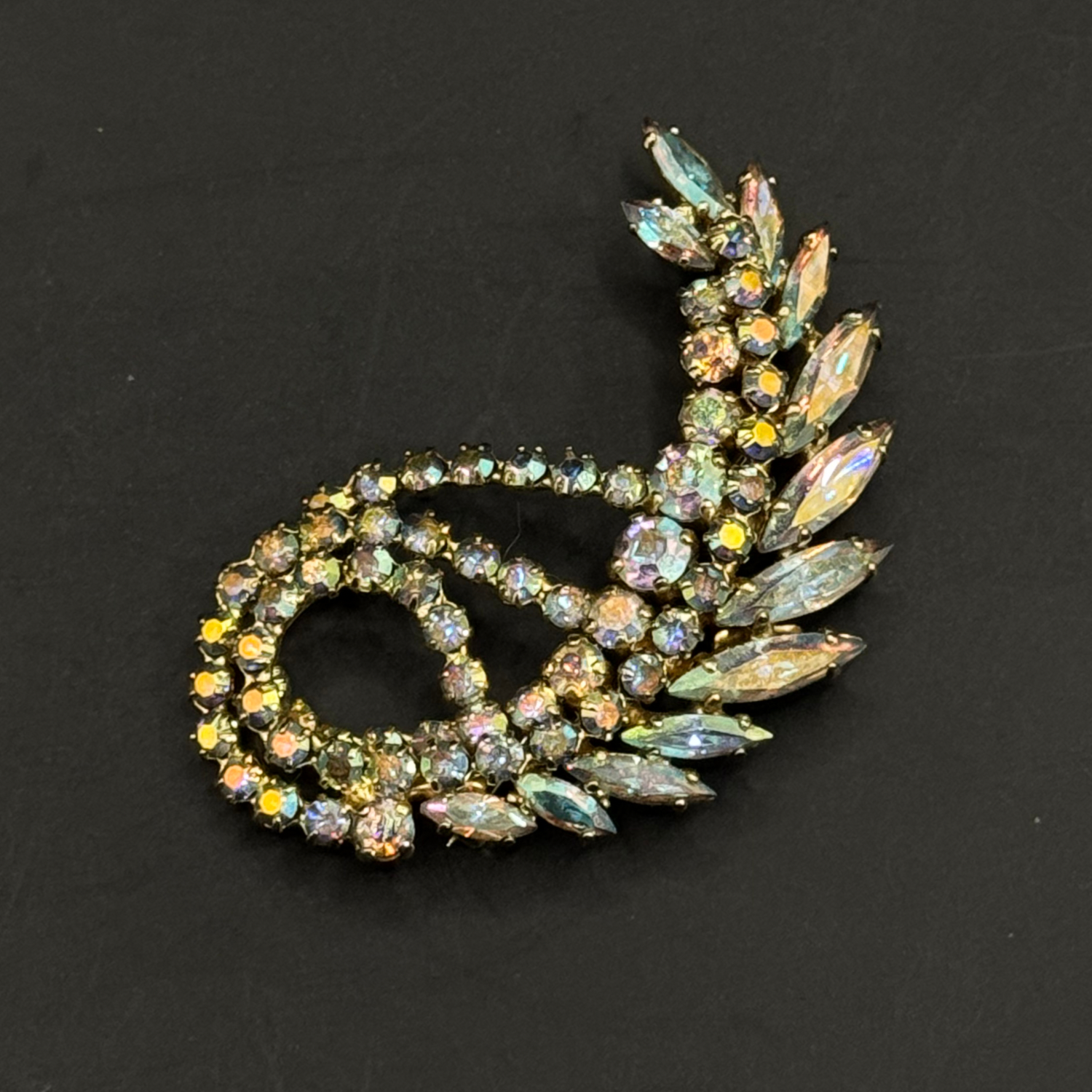 signet sherman brooch vintage