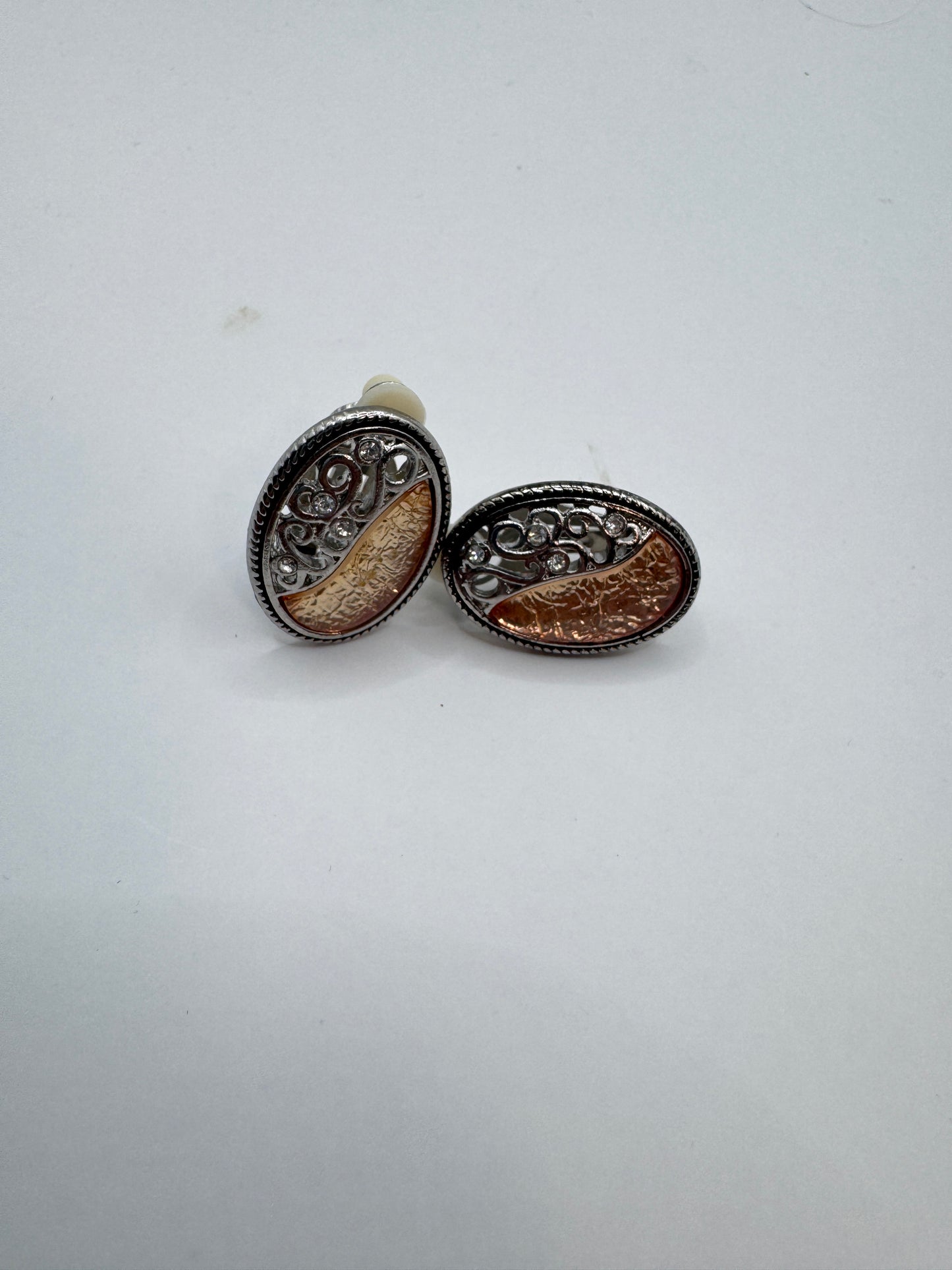 Vintage Clip Earrings – Elegant Statement Retro Jewelry