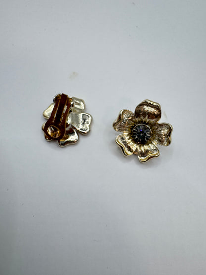 Vintage Floral Clip-On Earrings – Romantic Retro Style