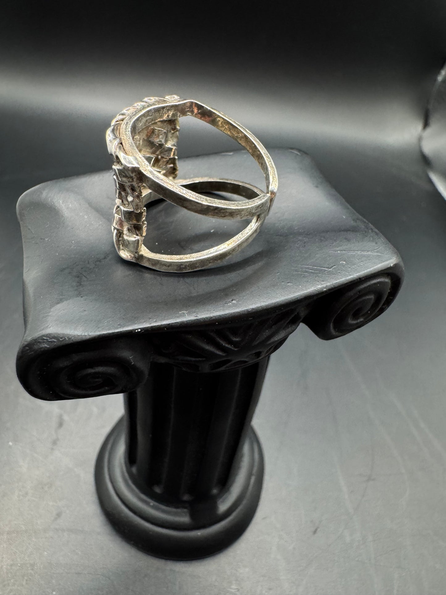 Sterling Silver 925 Ring - Size 8.5