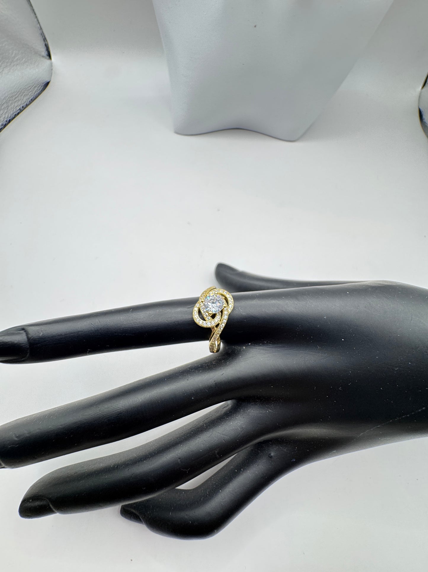 Beautiful Vintage Sterling Silver 925 Gold-Plated Ring – Size 7, Excellent Condition
