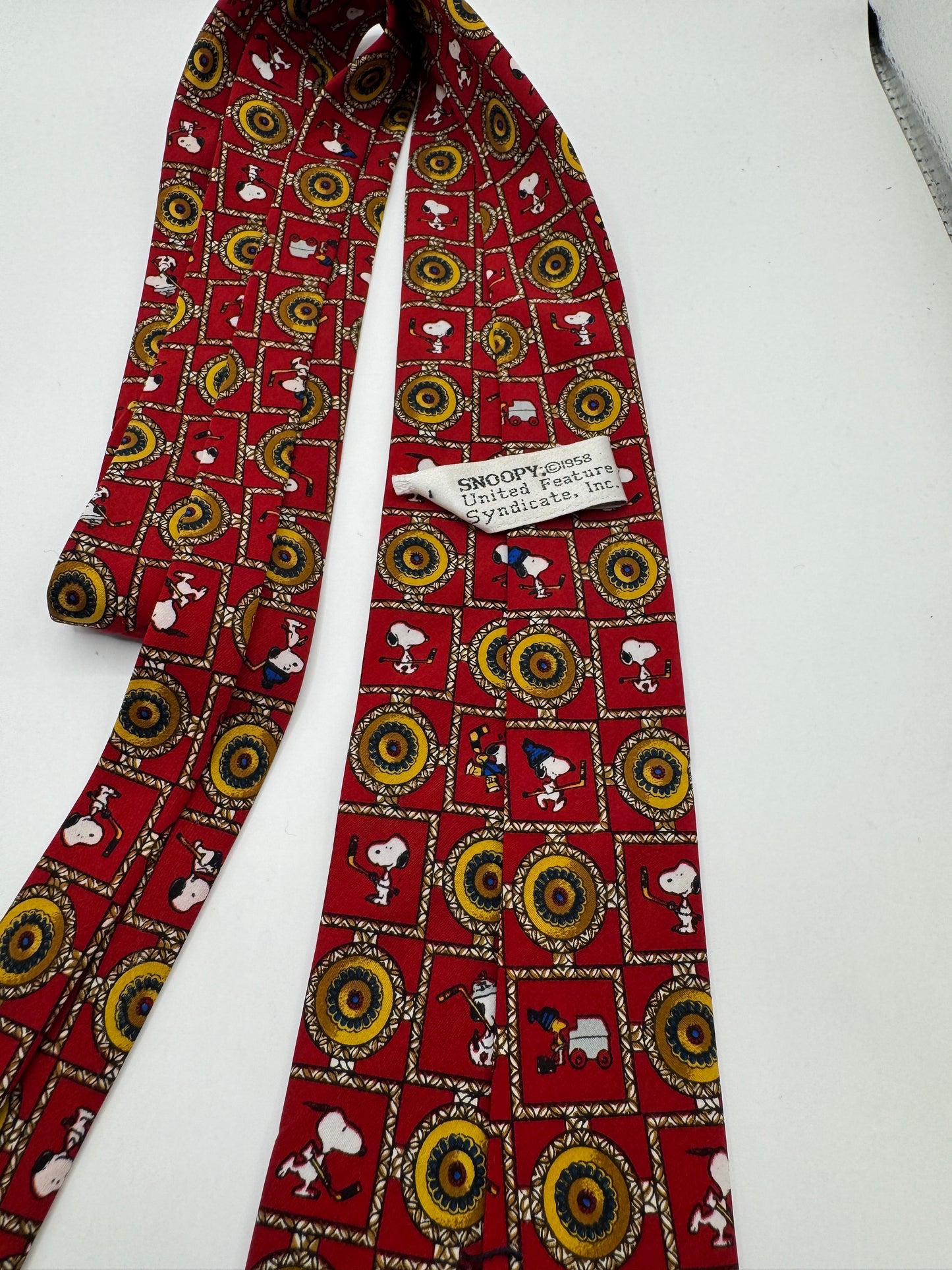 Vintage Snoopy Tie – Red Cartoon Print, 100% Polyester, 49” x 3”