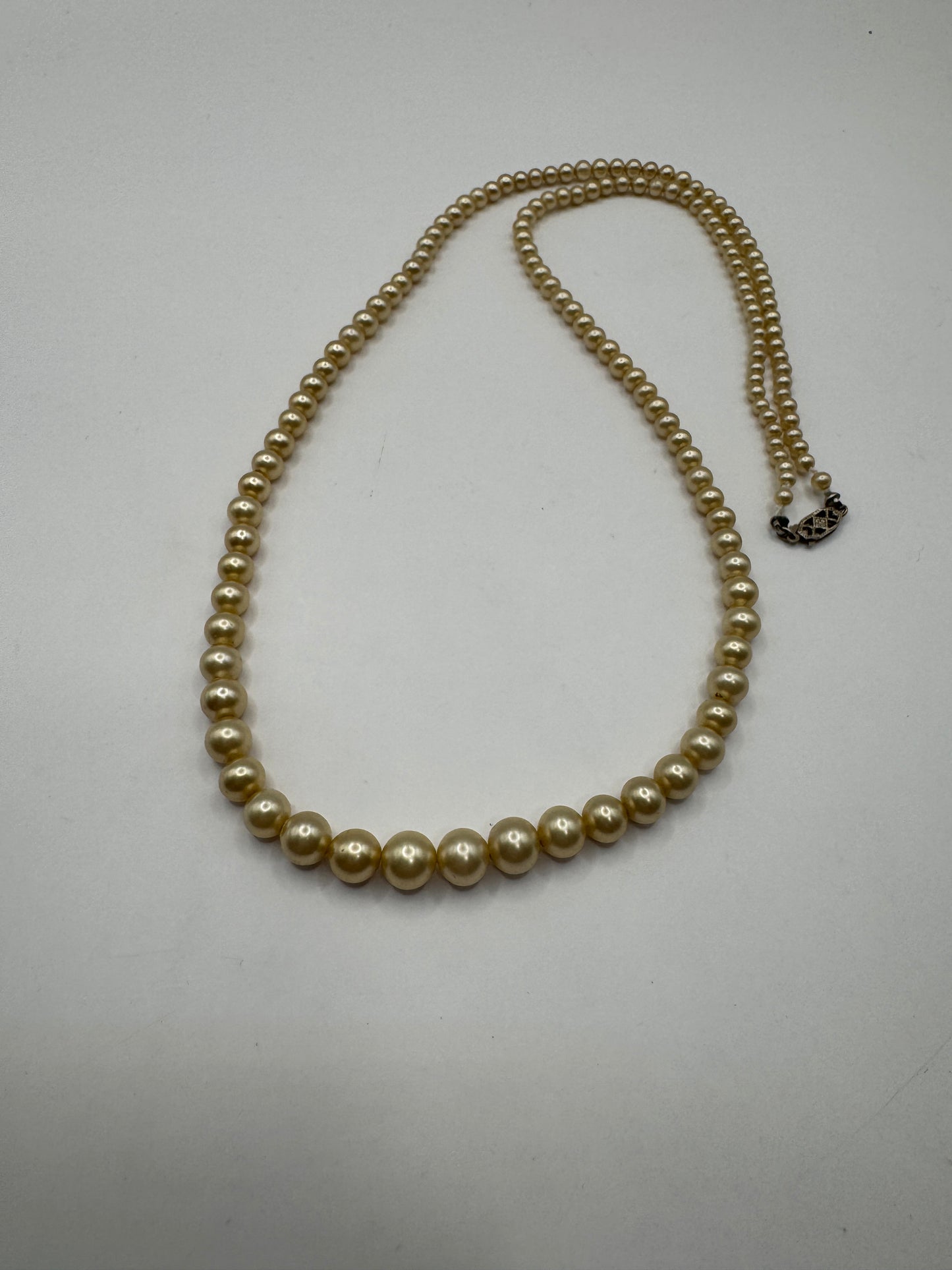 Vintage Cultured Pearl Necklace – Graduated, 14K Gold Clasp