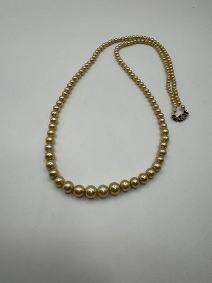 Vintage Cultured Pearl Necklace – Graduated, 14K Gold Clasp