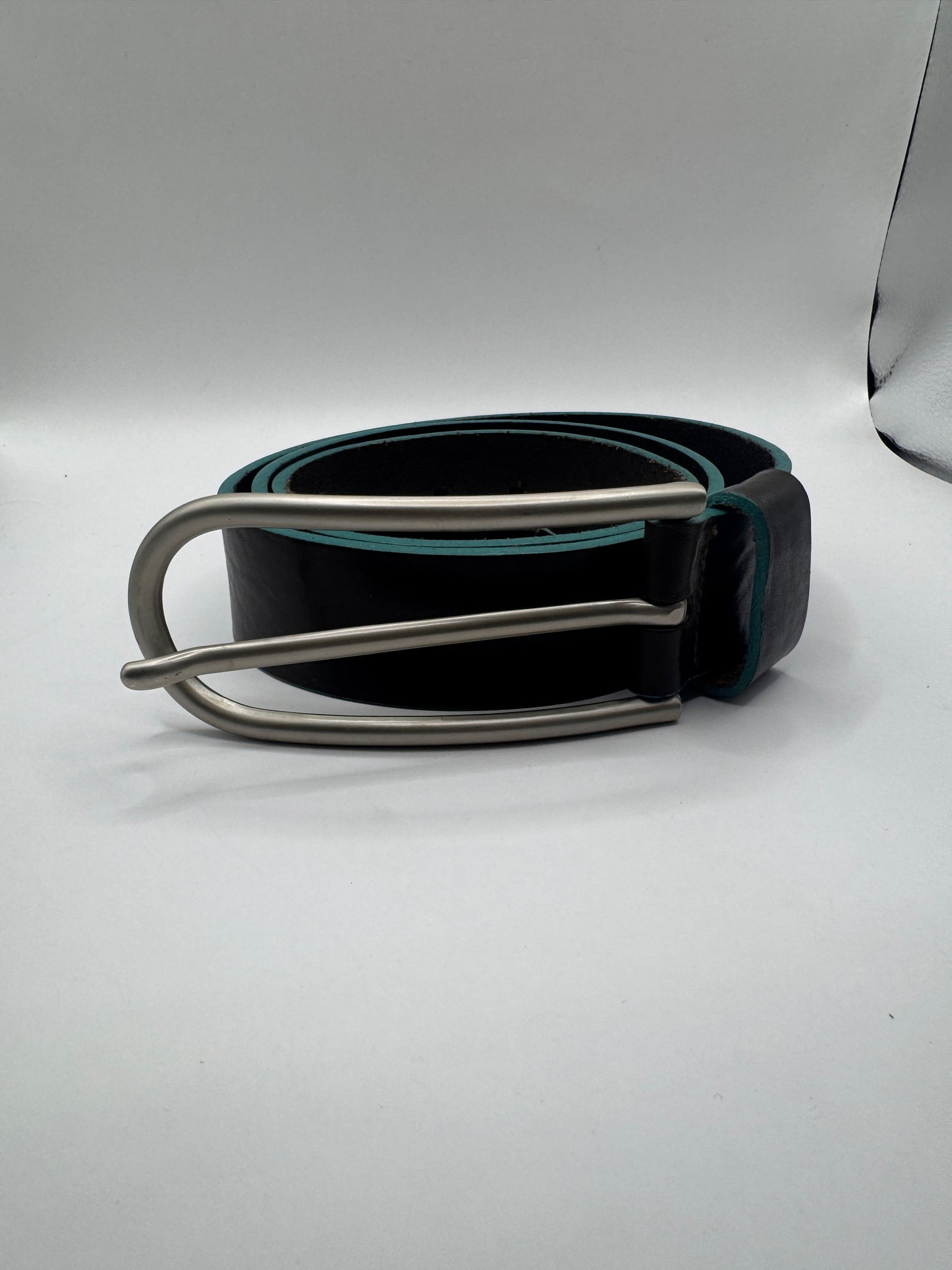 Vintage Danier Genuine Leather Belt – 45.5”