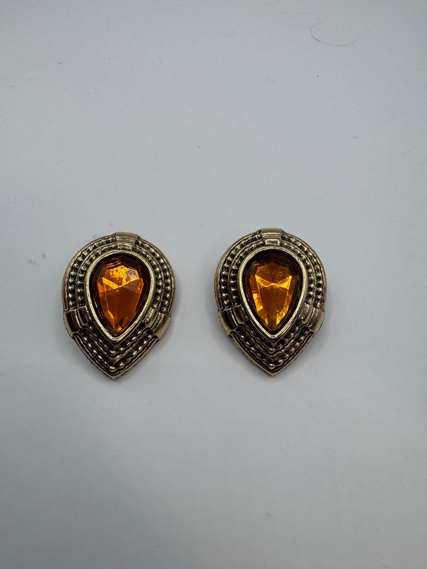 Vintage Art Deco Clip Earrings – Geometric Glamour