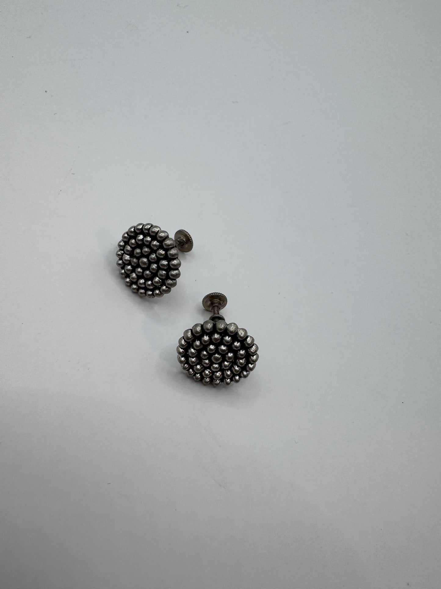 Vintage Silver-Tone Clip Earrings – Timeless Minimalist Design