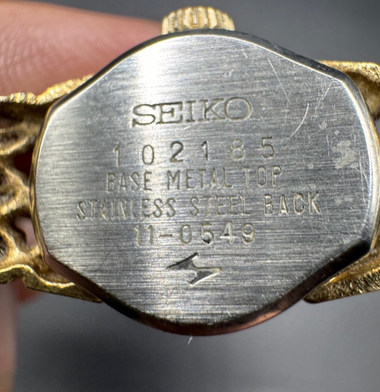 1976 Seiko Gold Tone Mechanical Ladies Watch – Vintage Textured Bracelet Timepiece