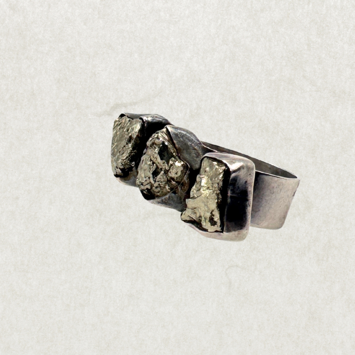 Vintage Artistic Sterling Silver Ring with Pyrite Crystal – Size 6.5