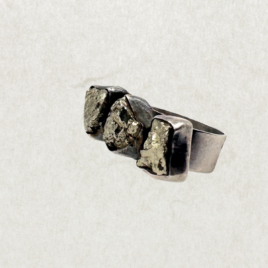 Vintage Artistic Sterling Silver Ring with Pyrite Crystal – Size 6.5