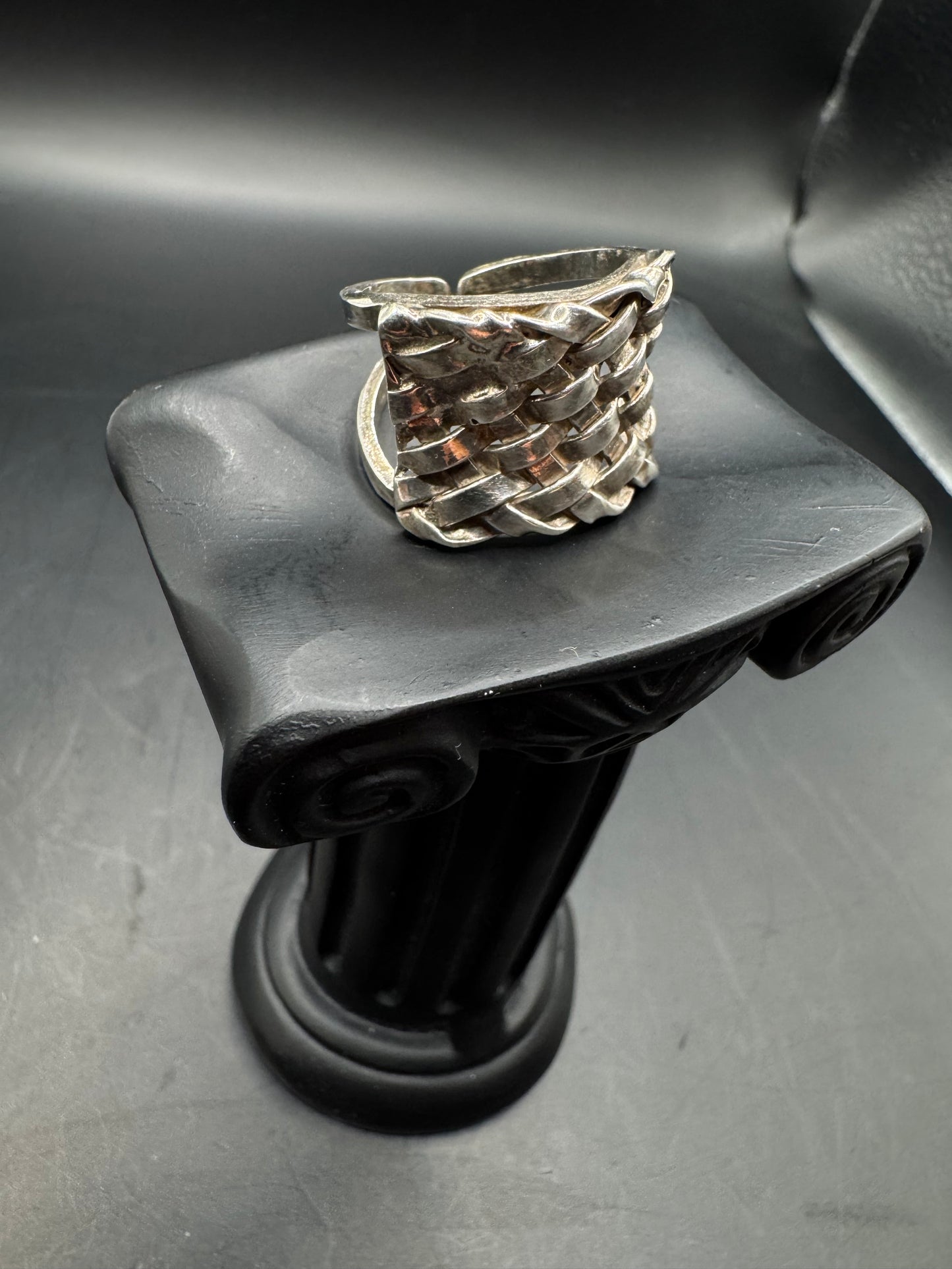 Sterling Silver 925 Ring - Size 8.5