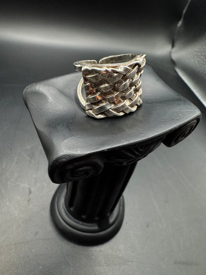 Sterling Silver 925 Ring - Size 8.5