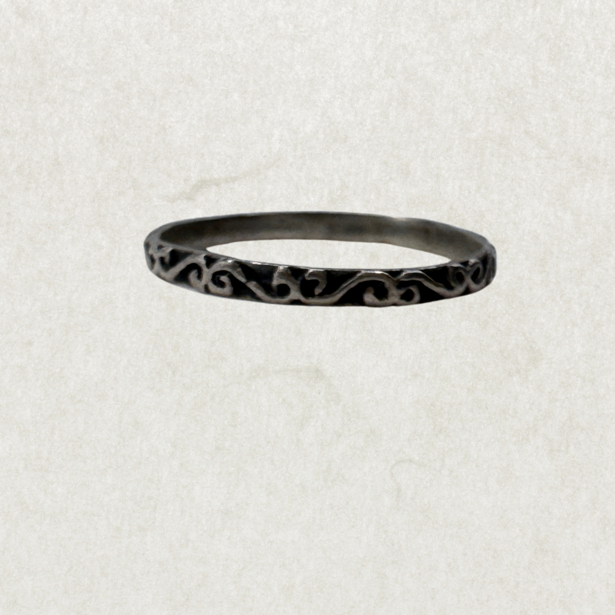 Vintage Patinated Sterling Silver Ring – Size 8 US, Excellent Condition
