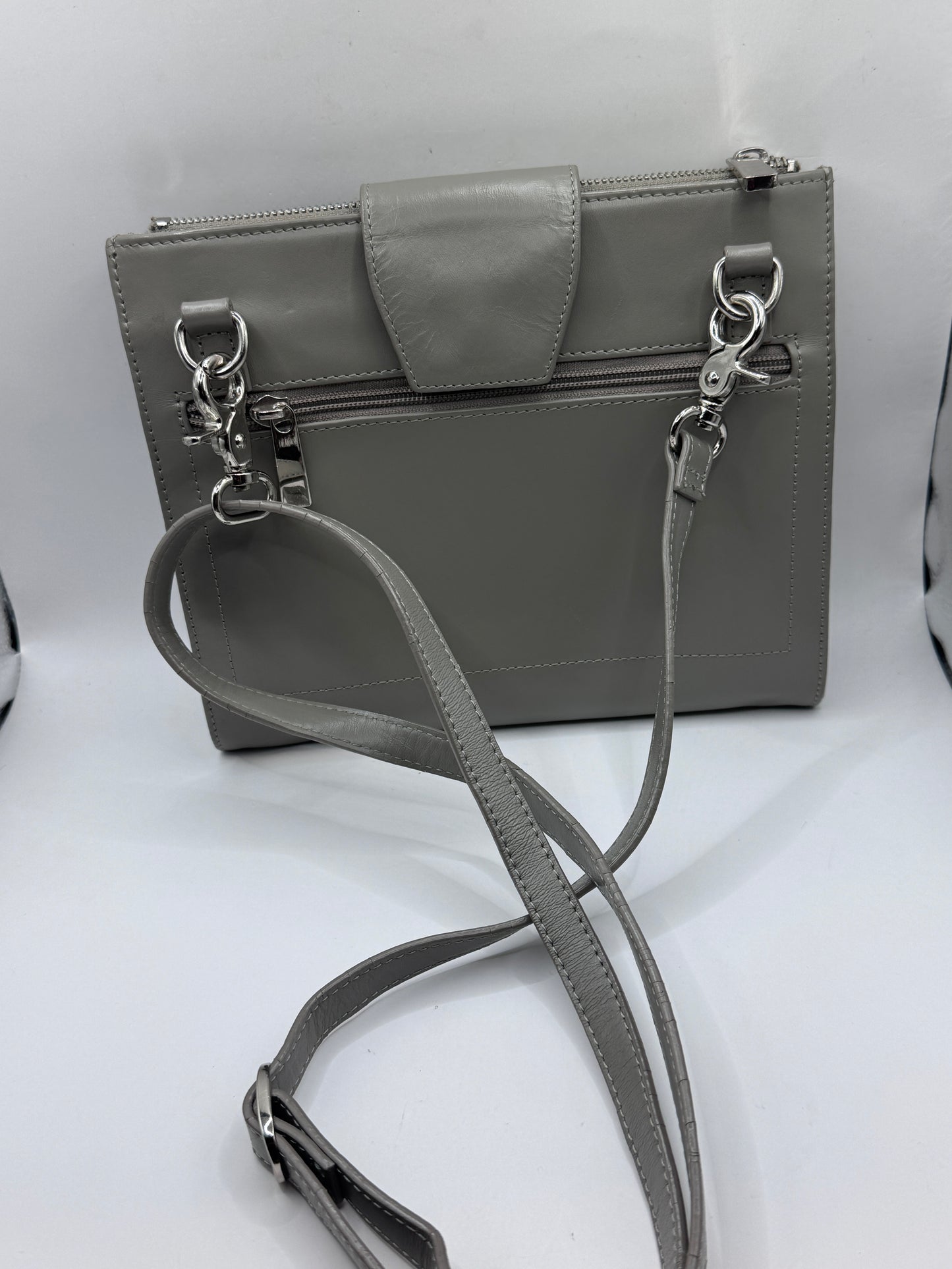 Vintage Danier Genuine Leather Crossbody Bag, 9.5” x 8” x 2” – Good Condition