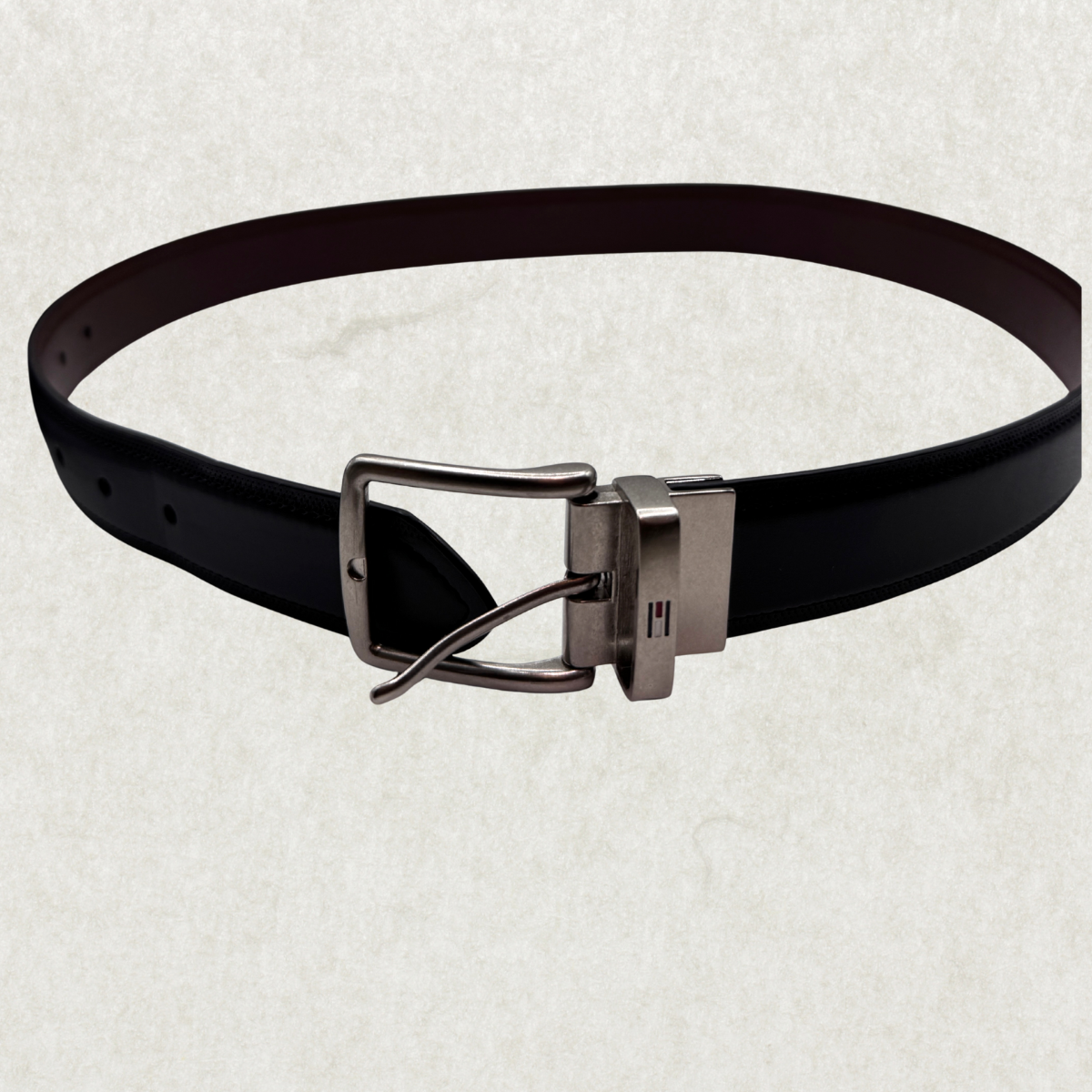 Tommy Hilfiger Men’s Reversible Leather Belt – Black & Brown, 37.5” x 1.5”