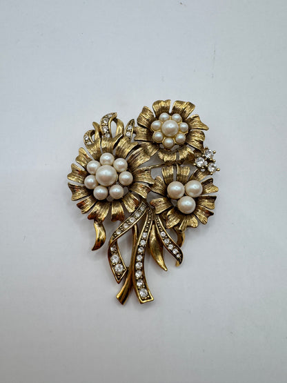 Rare MONET Vintage Flower Brooch – Pearls & Rhinestones, Signed 1960s