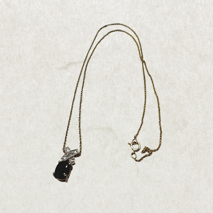 Vintage Sterling Silver Gold-Plated Necklace with Black Onyx Pendant – Excellent Condition