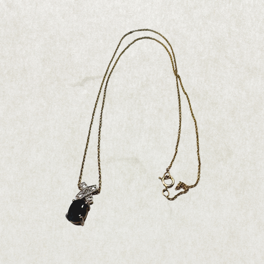 Vintage Sterling Silver Gold-Plated Necklace with Black Onyx Pendant – Excellent Condition
