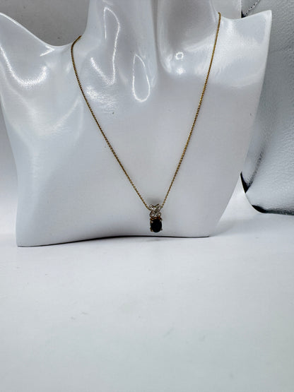 Vintage Sterling Silver Gold-Plated Necklace with Black Onyx Pendant – Excellent Condition