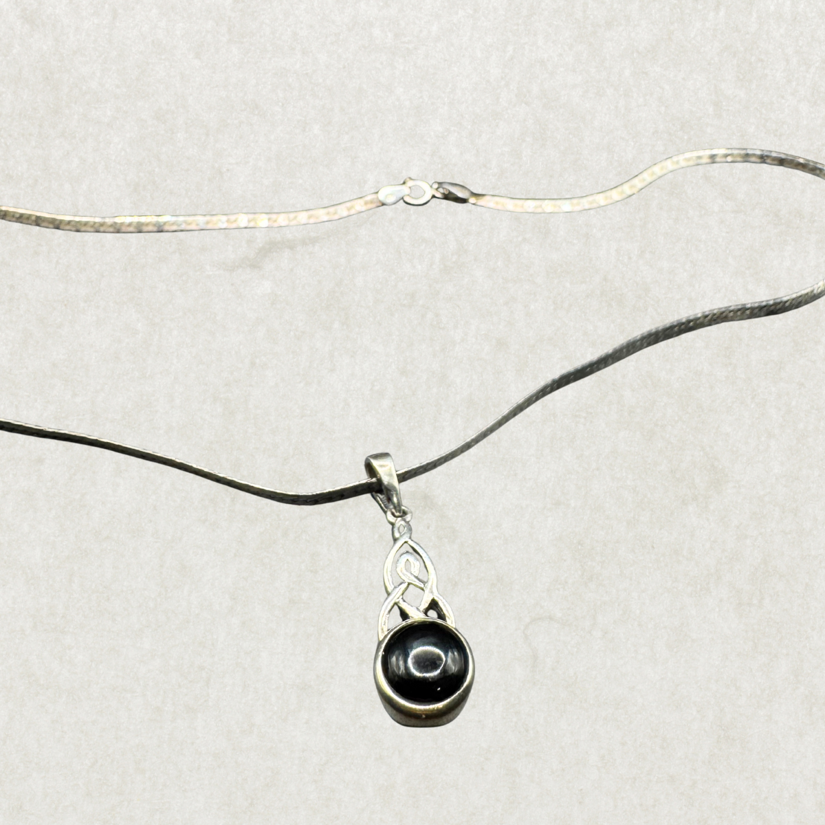 Sterling Silver Necklace with Onyx Pendant – 17”