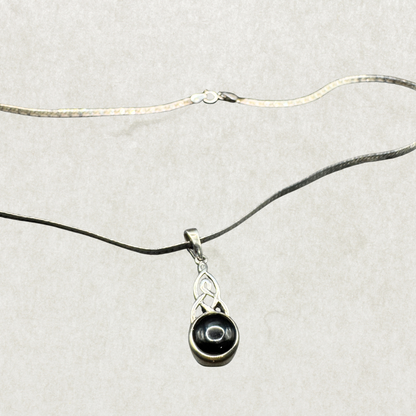 Sterling Silver Necklace with Onyx Pendant – 17”